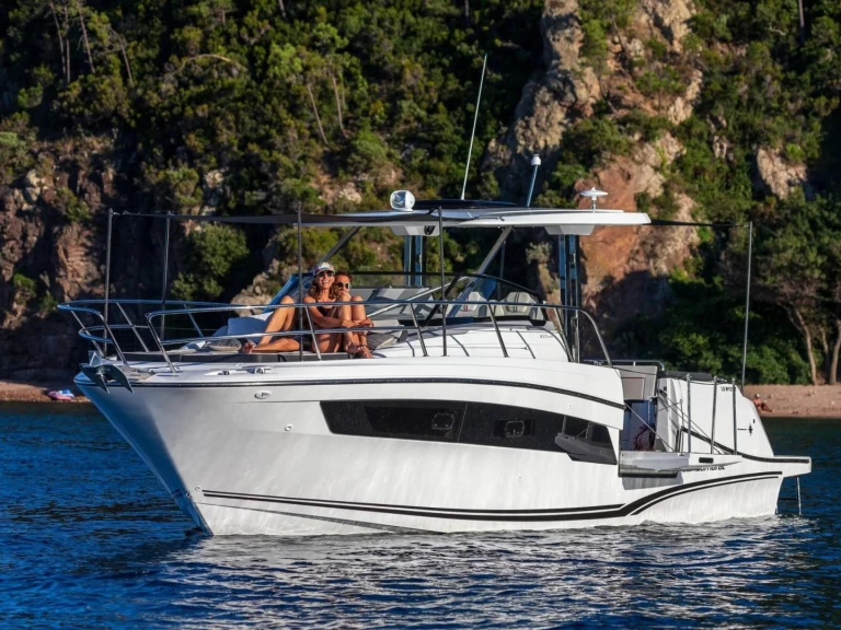 Bootverhuur Jeanneau Cap Camarat 10.5 WA série 2 in Ajaccio via SamBoat