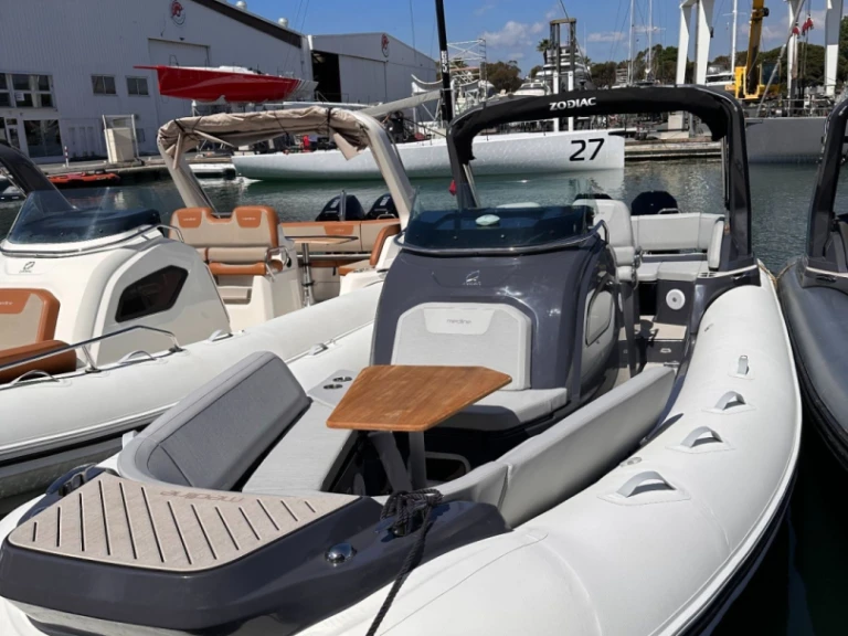 Verhuur RIB in Cogolin - Zodiac Medline 9