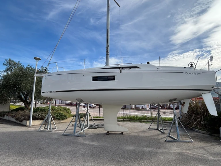 Jachthuur in Ajaccio - Bénéteau Oceanis 30.1 via SamBoat
