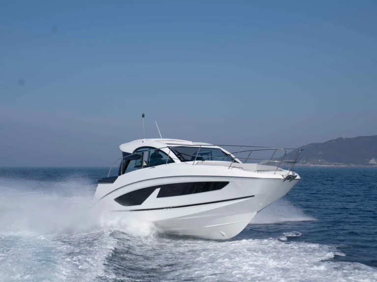 Huur Motorboot met of zonder schipper Bénéteau in Ajaccio