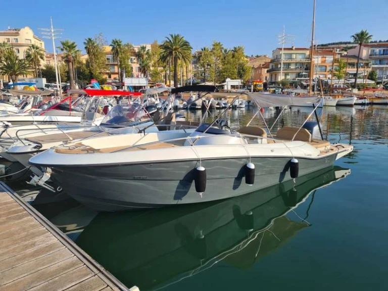 Motorboot te huur in Saint-Raphaël voor de beste prijs