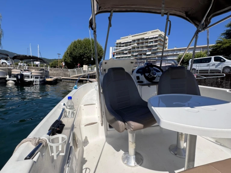 Huur Motorboot met of zonder schipper Cap-Ferret in Aix-les-Bains