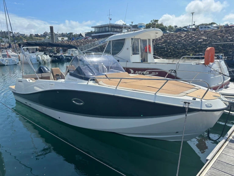 Huur een Quicksilver QUICKSILVER 755 ACTIV SUNDECK in Trébeurden