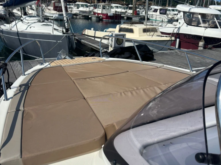 Bootverhuur Trébeurden goedkoop QUICKSILVER 755 ACTIV SUNDECK