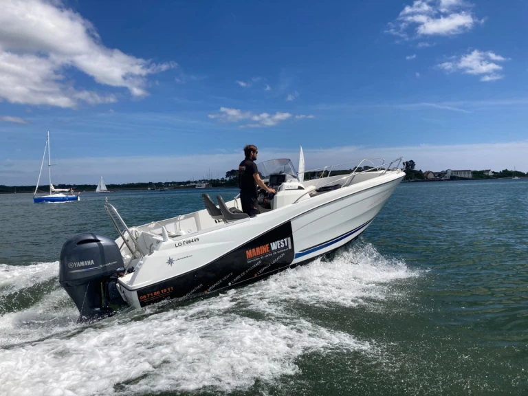 Verhuur Motorboot Jeanneau met vaarbewijs