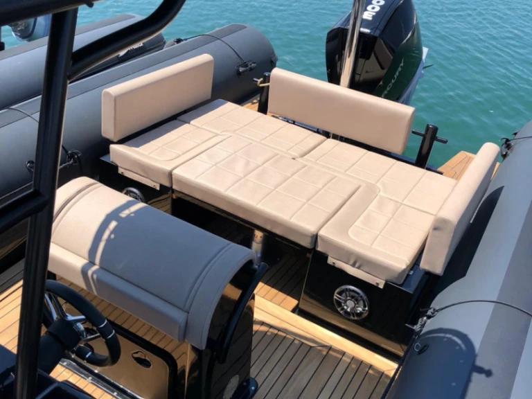 Sea Water 280 Smeralda  te huur van particulier of professional in Cogolin