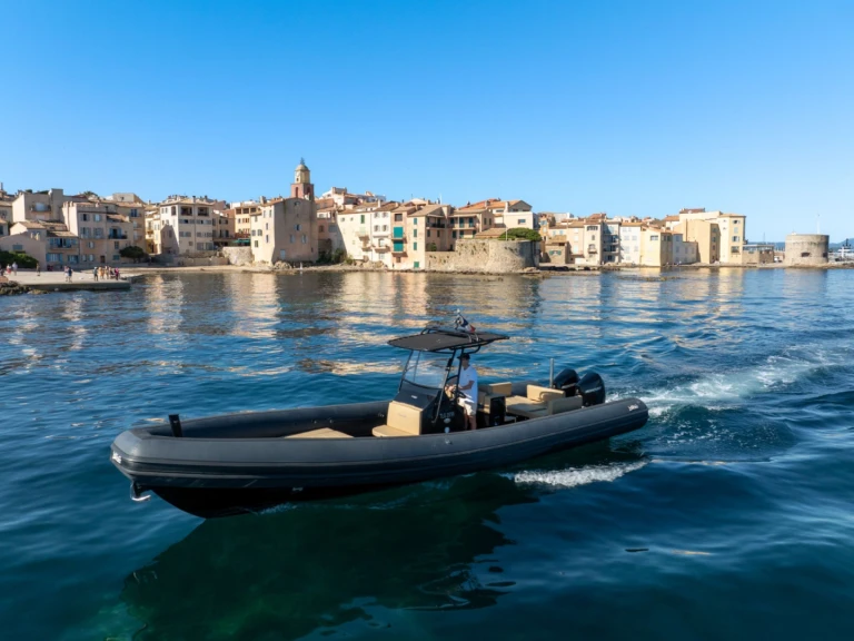 Huur een Sea Water 300 PHANTOM in Cogolin