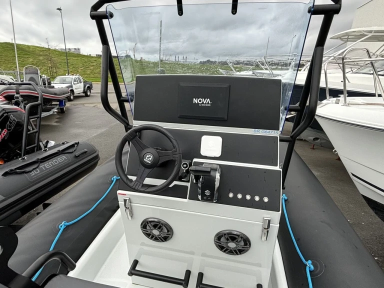 Huur een Zodiac Pro 7 in Brest