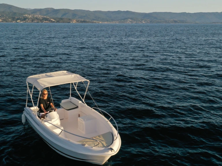 Verhuur Motorboot in Ajaccio - B2 Marine CAP FERRET 472 SUNDECK