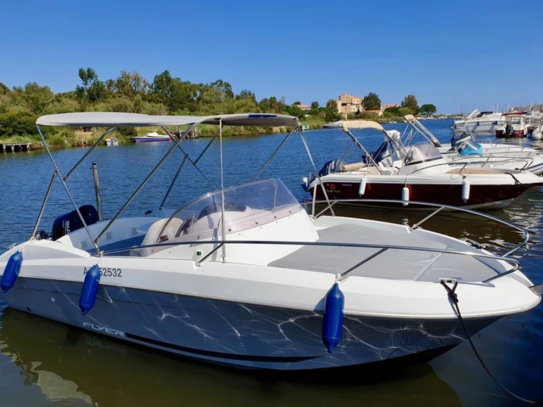 Bootverhuur Saint-Florent goedkoop Flyer 650 Sun Deck