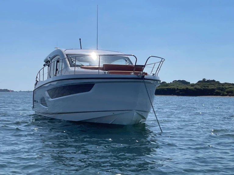 Huur Motorboot met of zonder schipper Sealine in La Trinité-sur-Mer