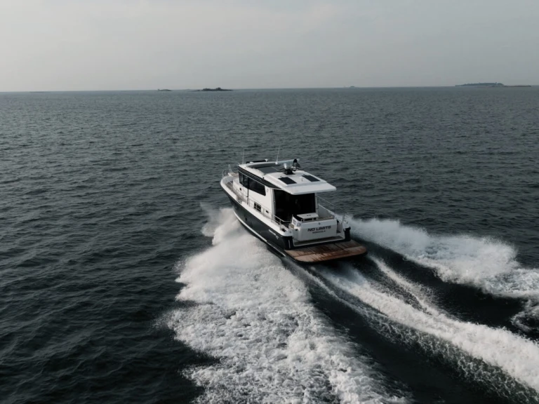 Motorboot te huur in La Trinité-sur-Mer voor de beste prijs