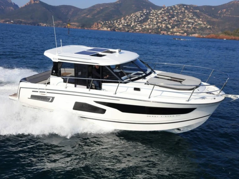 Jeanneau Merry Fisher 1095 te huur van particulier of professional in La Trinité-sur-Mer