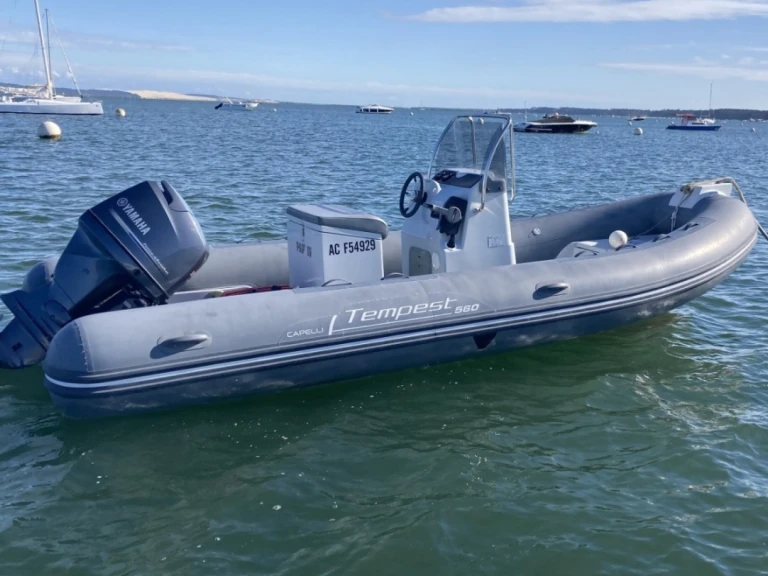 Huur RIB met of zonder schipper Capelli in Grand Piquey
