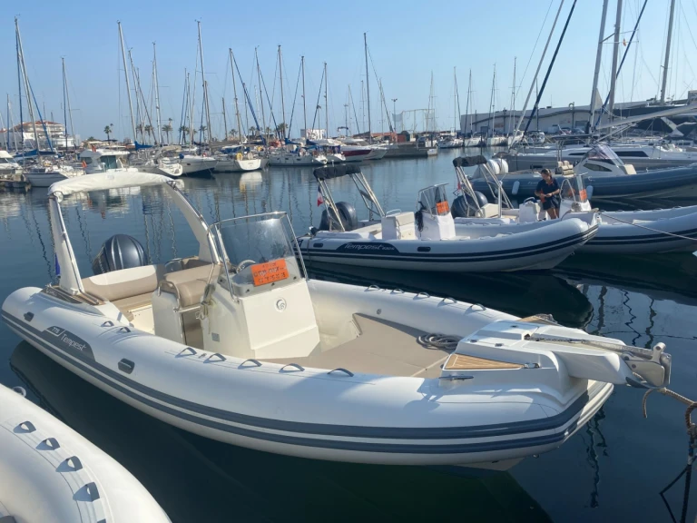 Bootverhuur Capelli Tempest 775 in Port de Saint-Cyprien Méditerranée via SamBoat