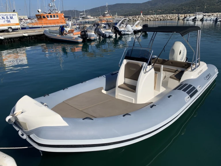 Huur RIB met of zonder schipper Nautica Led in Propriano