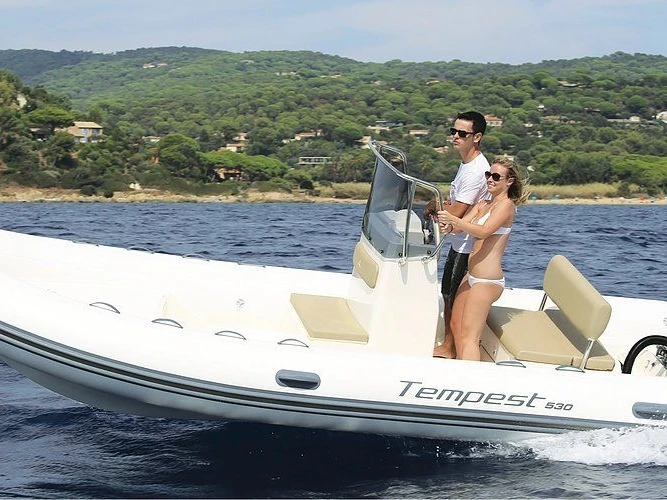 Huur een Capelli Tempest 530 in Porto-Vecchio