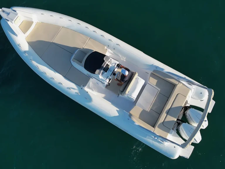 Bootverhuur Porto-Vecchio goedkoop master 996 open