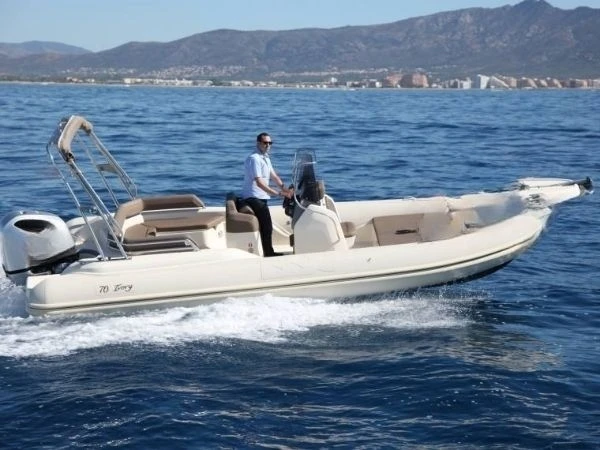 Verhuur RIB Bsc met vaarbewijs