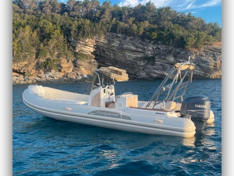 Verhuur Motorboot in Saint-Florent - Quicksilver Activ 605 Open