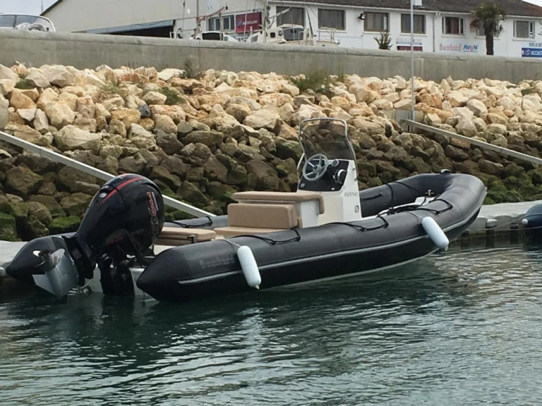 Bootverhuur Bombard BOMBARD 700 in Boyard-Ville via SamBoat