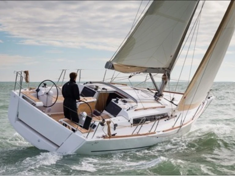 Dufour Dufour 382 Grand Large te huur van particulier of professional in Bormes-les-Mimosas