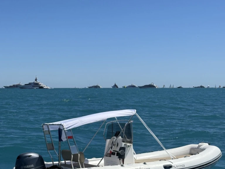 RIB te huur in Antibes voor de beste prijs