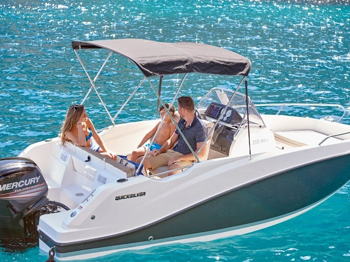Bootverhuur Antibes goedkoop Activ 555 Open