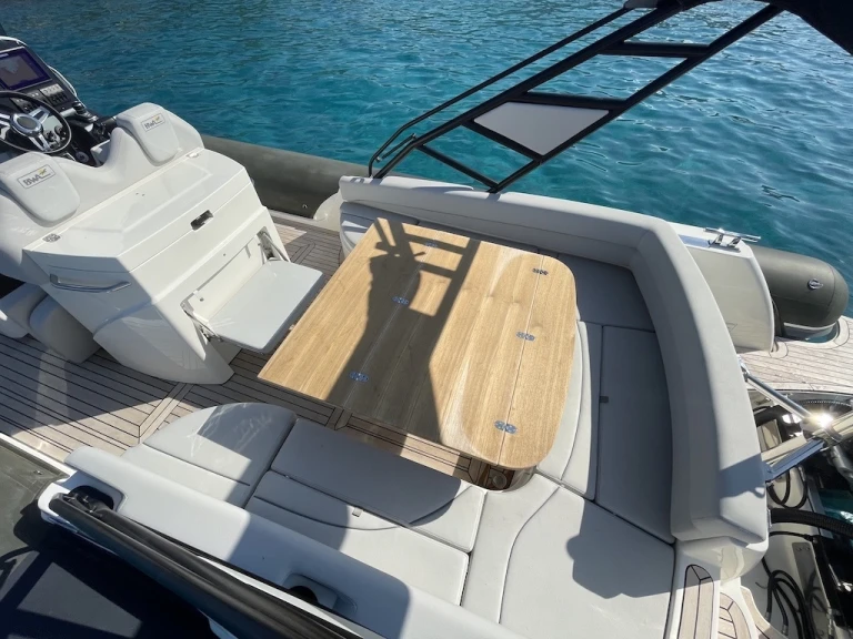 Huur een Bwa SPORT 33 in Marine de Sant'Ambrogio