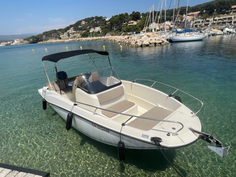 Huur een Quicksilver Activ 675 Open in La Madrague