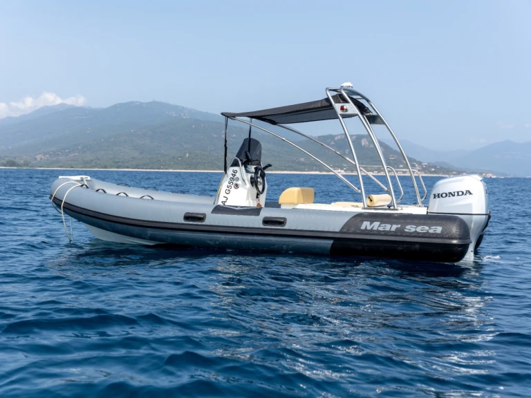 RIB te huur in Porto Pollo voor de beste prijs