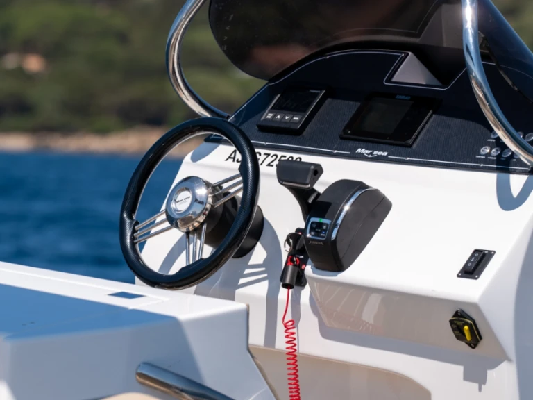 Bootverhuur Porto Pollo goedkoop MARSEA 850