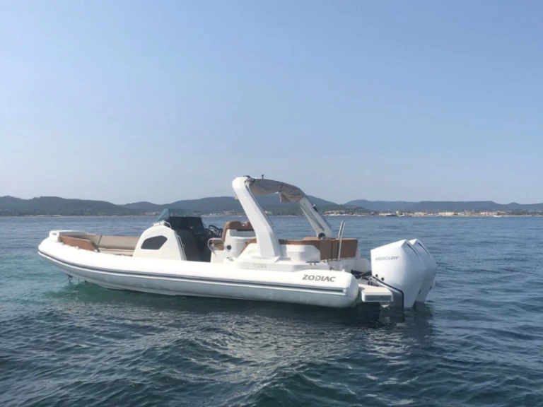 Huur een Zodiac Medline 9 in Port Grimaud