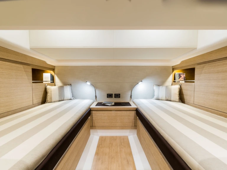 Pardo Yachts Pardo 43 te huur van particulier of professional in Port Grimaud