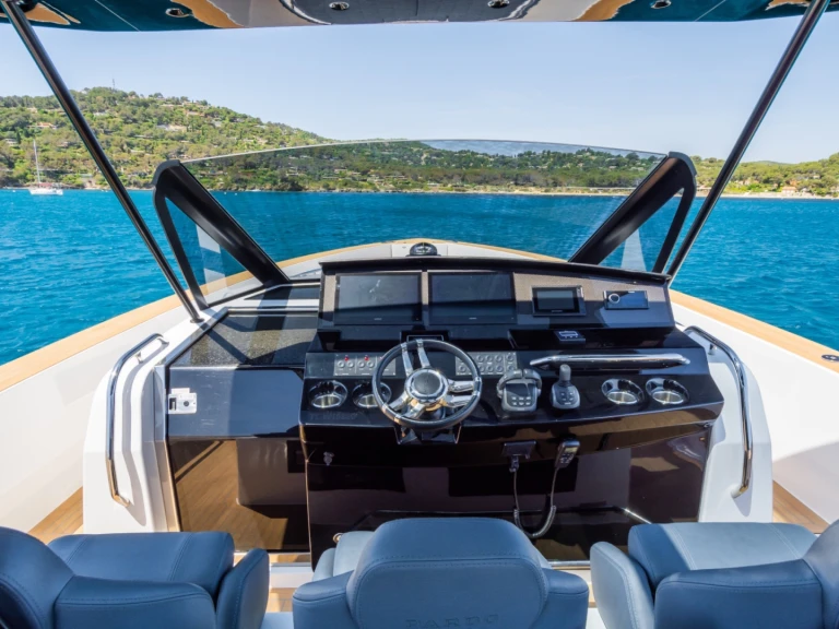 Huur Motorboot met of zonder schipper Pardo Yachts in Port Grimaud