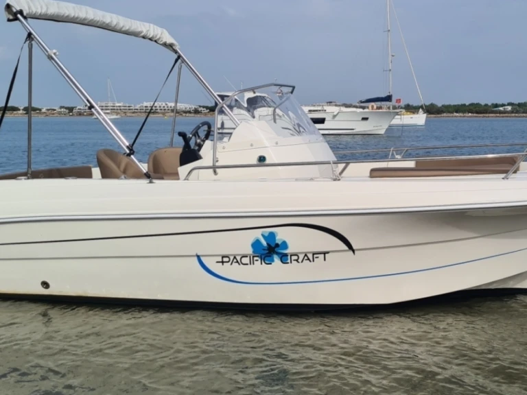 Verhuur Motorboot Pacific Craft met vaarbewijs