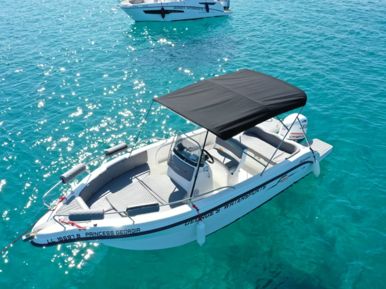 Huur een Karel F 19 in Latchi