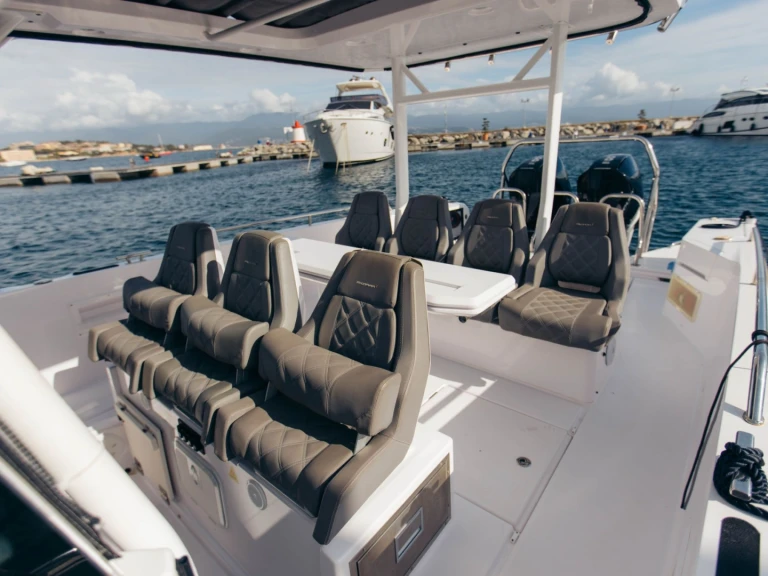 Huur Motorboot met of zonder schipper Axopar in Ajaccio