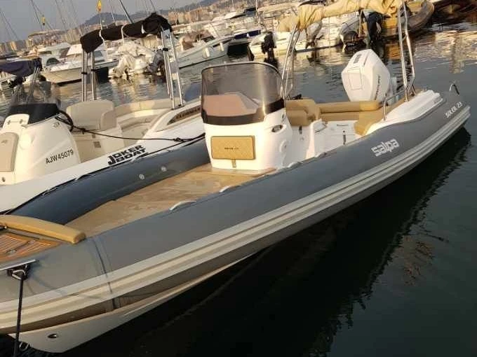RIB te huur in Ajaccio voor de beste prijs