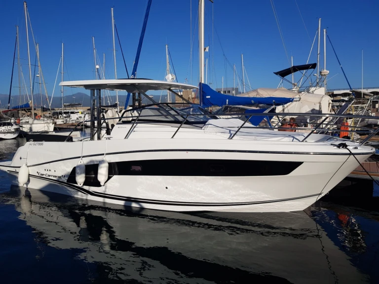 Huur een Jeanneau Cap Camarat 10.5 WA série 2 in Ajaccio