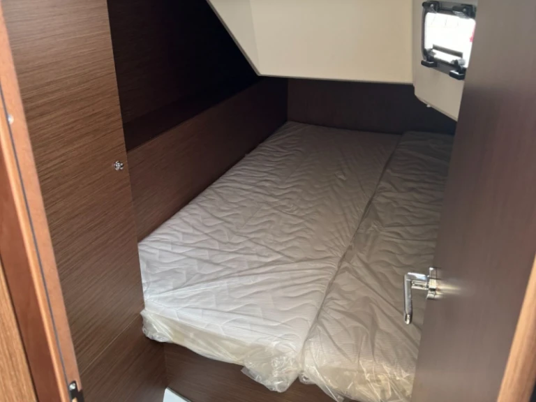 Jachthuur in Ajaccio - Bénéteau OCEANIS 37.1 OCEANIS 37.1 via SamBoat