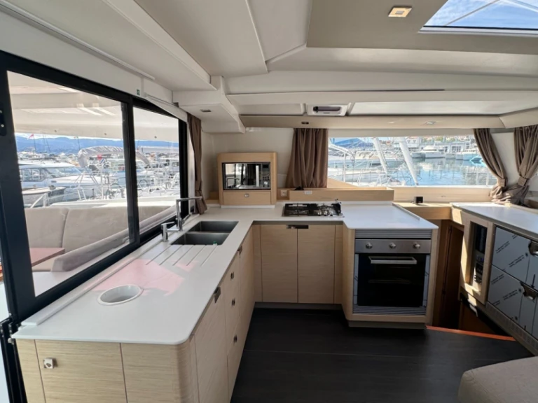 Verhuur Catamaran in Ajaccio - Fountaine Pajot Tanna 47