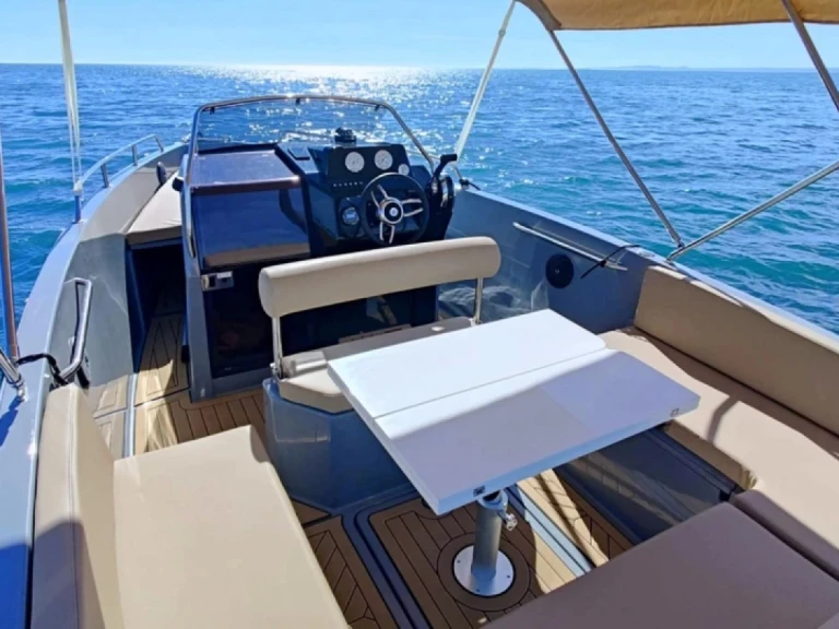 Bootverhuur Nuva Nuva M6 Open in Saint-Raphaël via SamBoat