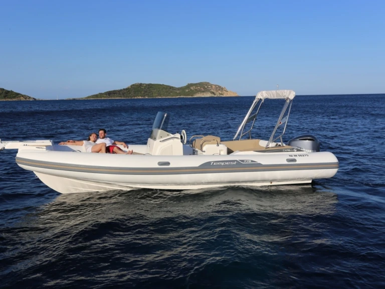 Bootverhuur Capelli Tempest 775 in Saint-Raphaël via SamBoat