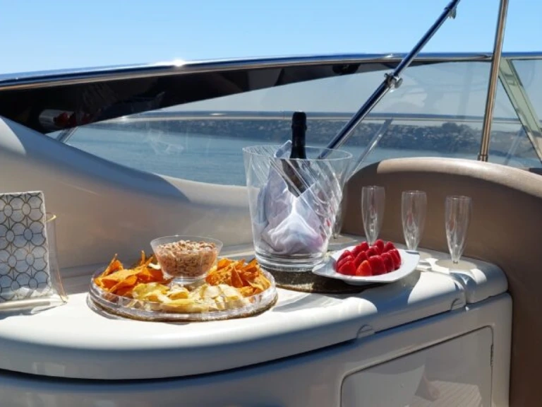 Bootverhuur Cranchi Endurance 39 in Saint-Raphaël via SamBoat