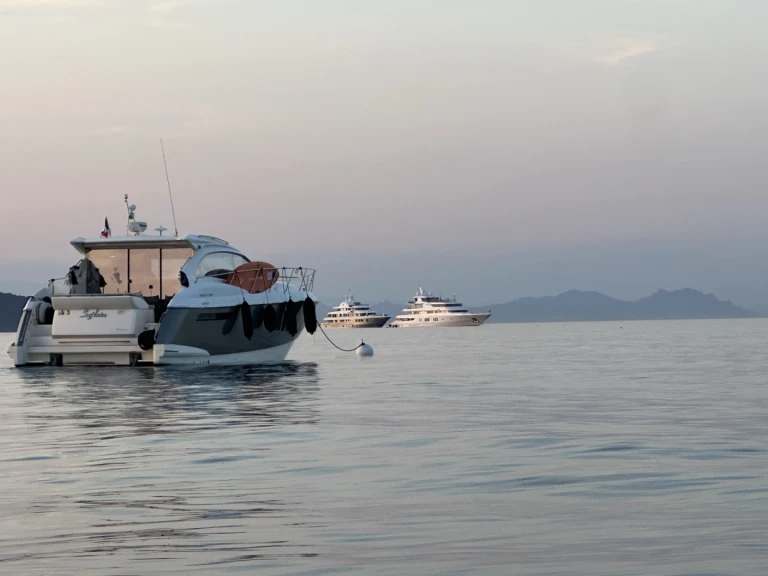 Verhuur Jacht Absolute Yachts met vaarbewijs