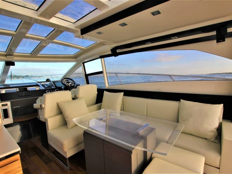 Absolute Yachts ABSOLUTE 52 te huur van particulier of professional in Saint-Raphaël