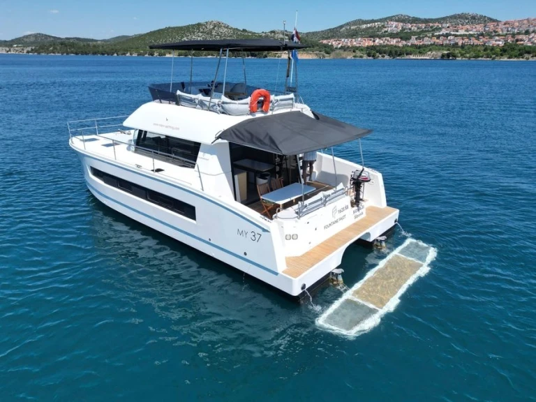 Huur Catamaran met of zonder schipper Fountaine Pajot in Saint-Raphaël