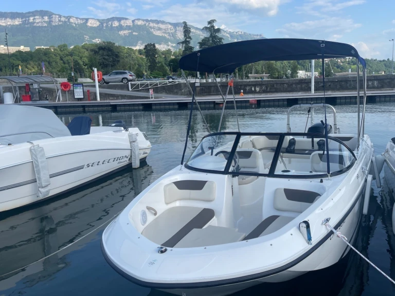 Verhuur Motorboot Bayliner met vaarbewijs