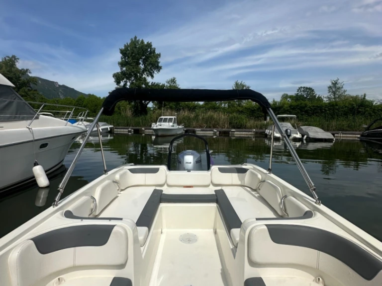 Bayliner Element E7 te huur van particulier of professional in Viviers-du-Lac